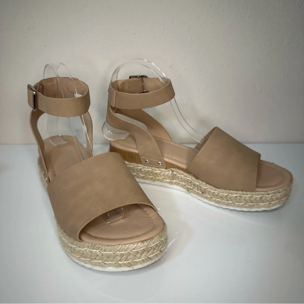 Cushionaire Espadrille Sandals